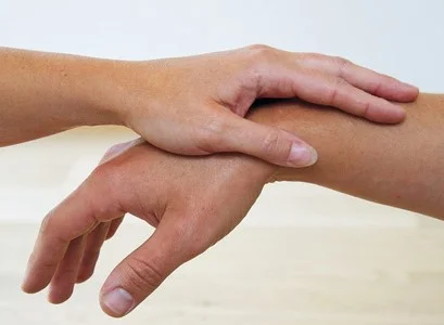 Séance de kinésiologie avec Anne Vincent - technique de libération du stress et équilibrage énergétique